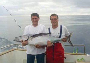 NEW RECORD ALBACORE: Henry McAuley from Kerry (left) with his new record of 29.96 kg taken on 5th Sept. 2007 fishing out of Caherciveen with Tuna specialist Derek Noble